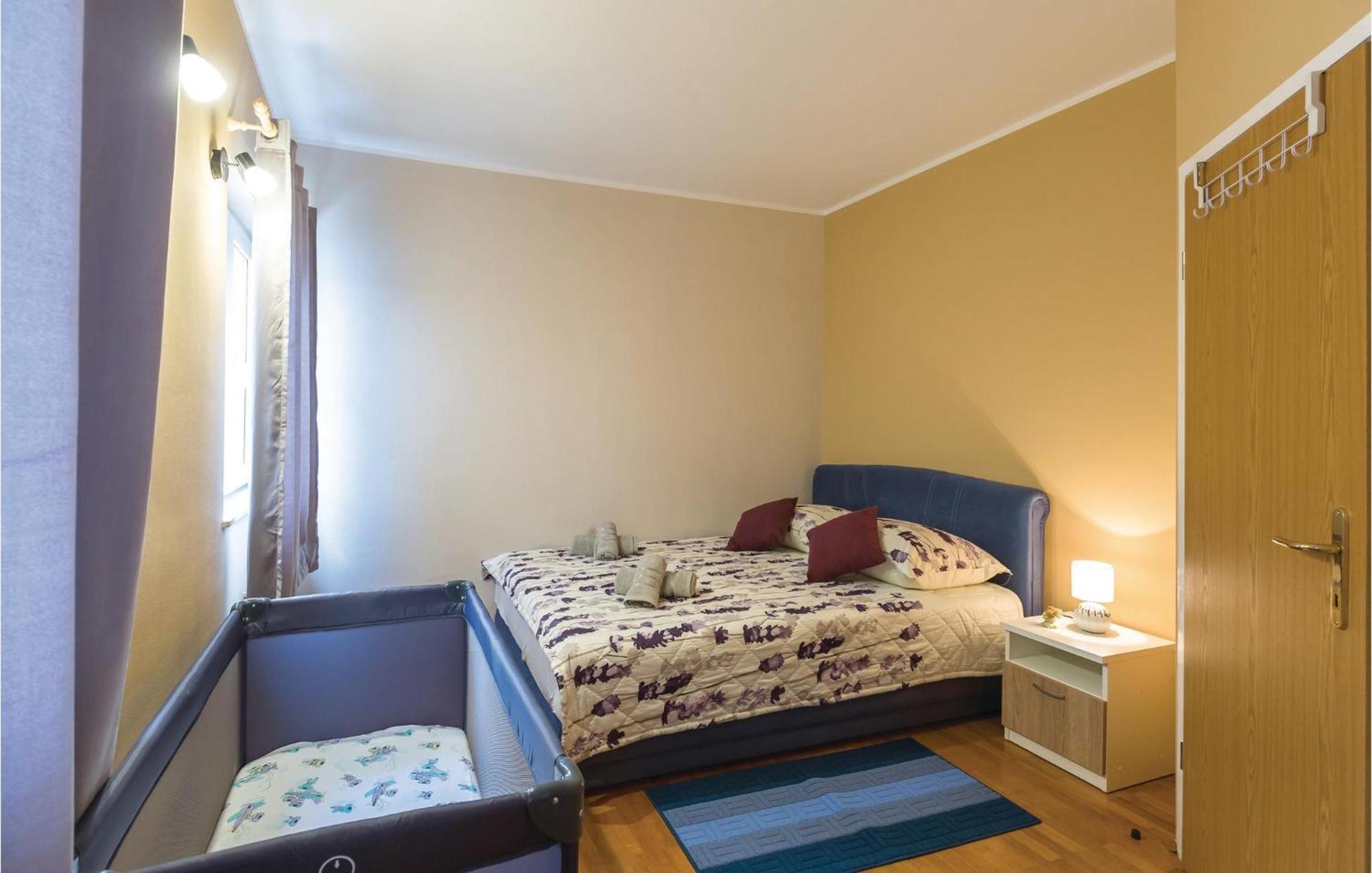 Stunning Apartment In Makarska With Kitchen エクステリア 写真