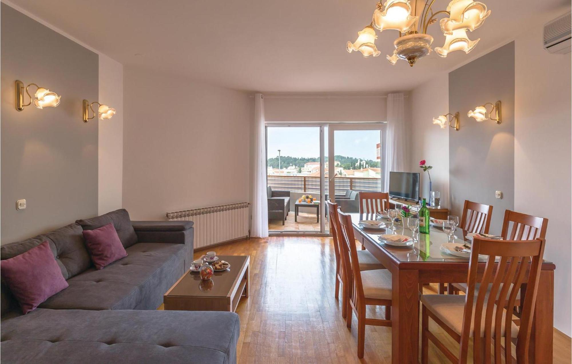 Stunning Apartment In Makarska With Kitchen エクステリア 写真